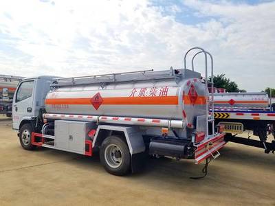 湖北油罐车——工地运油车护航施工，支持分期助力无忧运营