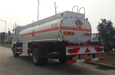 东风天锦运油车 安全高效的油品运输利器